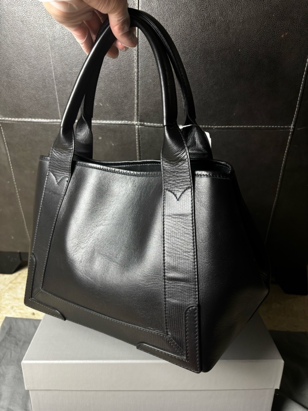 Balenciaga Black Leather Tote with Removable Zip Pouch - Picture 6 of 9